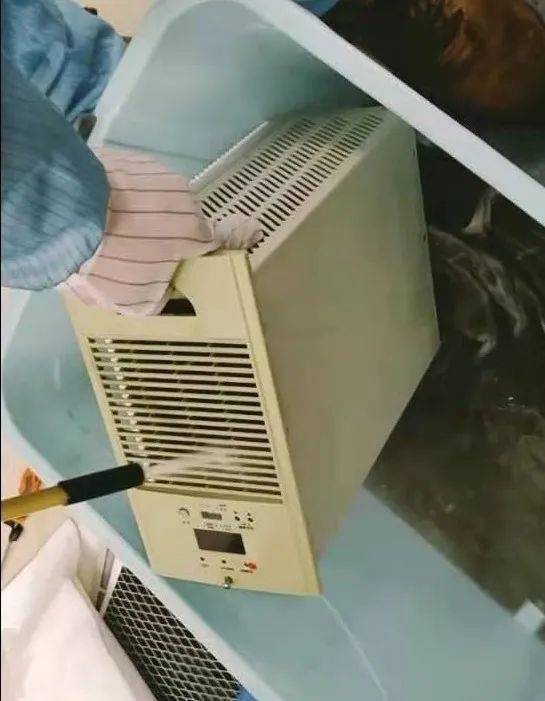 通信设备带电水冲洗首试成功
